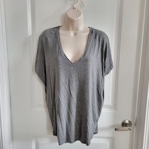 New Express London Ultra Soft Gray V-Neck Tee Sz Small